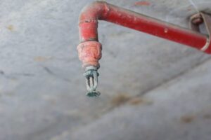 N.° 118: Cómo reemplazar un cabezal o componente de rociador contra incendios obsoleto