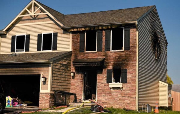 Consecuencias del incendio de una casa en Van Buren, Nueva York